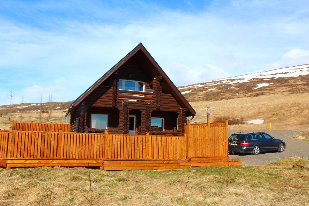 Akureyri Log Cottage Exterior photo